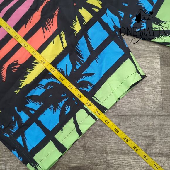 Adisputent Tropical Boardshorts Size L - Picture 5 of 6